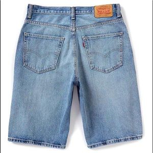 Levi’s 569 Loose Straight Fit Sits below waist Denim Shorts Waist:36
